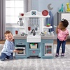 Step2 Gilded Gourmet Kids Kitchen Playset, Indoor/Outdoor Kitchenette, Interactive Play with Lights and Sounds, Made of Durable Plastic, Includes 20 Piece Toy Accessories, for Toddlers 2+ Years Old(Timeless Trends Kitchen)
